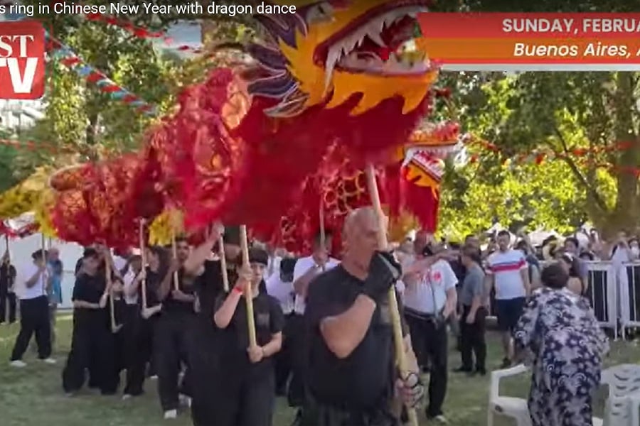 Argentina celebrated the upcoming Lunar New Year of the Dragon in a festival with dragon dance performances in Buenos Aires on Saturday (Feb 3). 