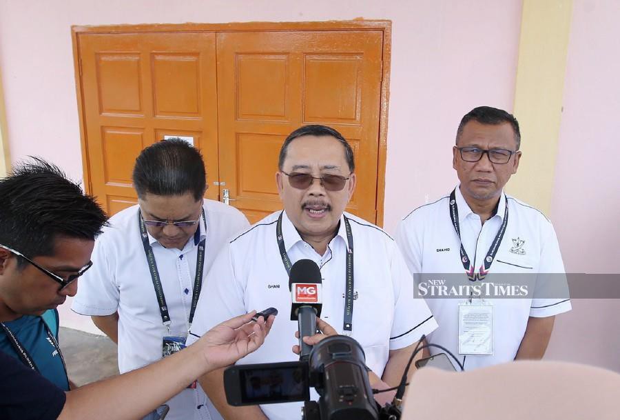 EC chairman Tan Sri Abdul Ghani Salleh said for Sarawak, the commission was considering and evaluating the suitability of conducting such an exercise. NSTP/EIZAIRI SHAMSUDIN