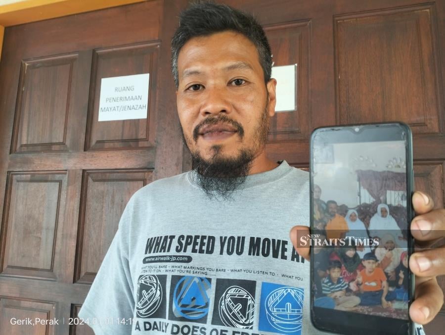 Saudin said during the incident, his mother, sister and father, Mohamad Abdul Latif, 84, were sleeping in the hut at the orchard. NSTP/MUHAMMAD ZULSYAMINI SUFIAN SURI
