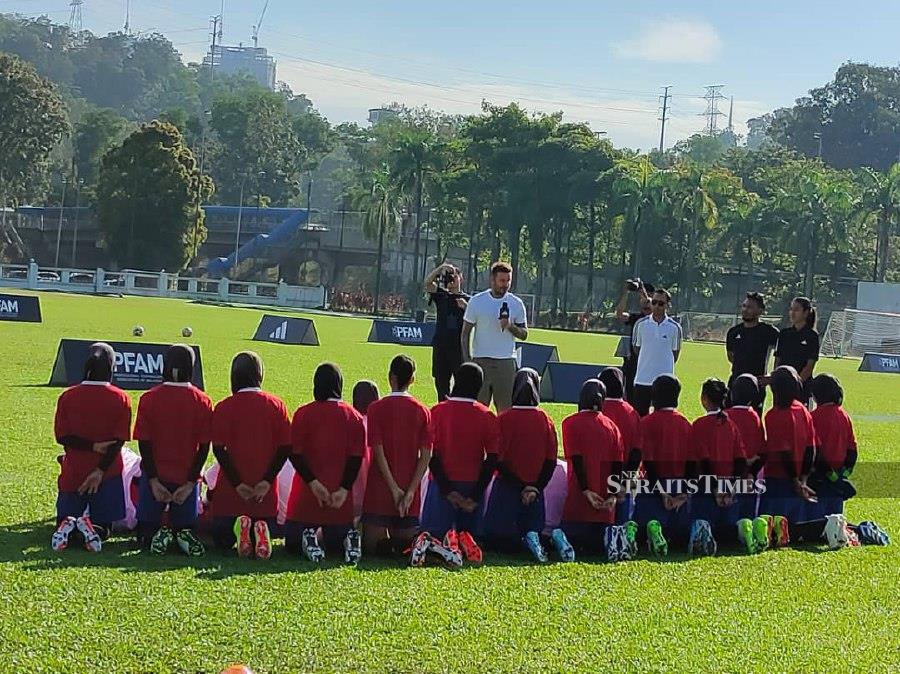 Football icon David Beckham has spent time with the national women’s football team during the Malaysian Women’s Football Programme held at the Royal Selangor Club, Bukit Kiara, this morning. NSTP/ZULFAIZAN MANSOR