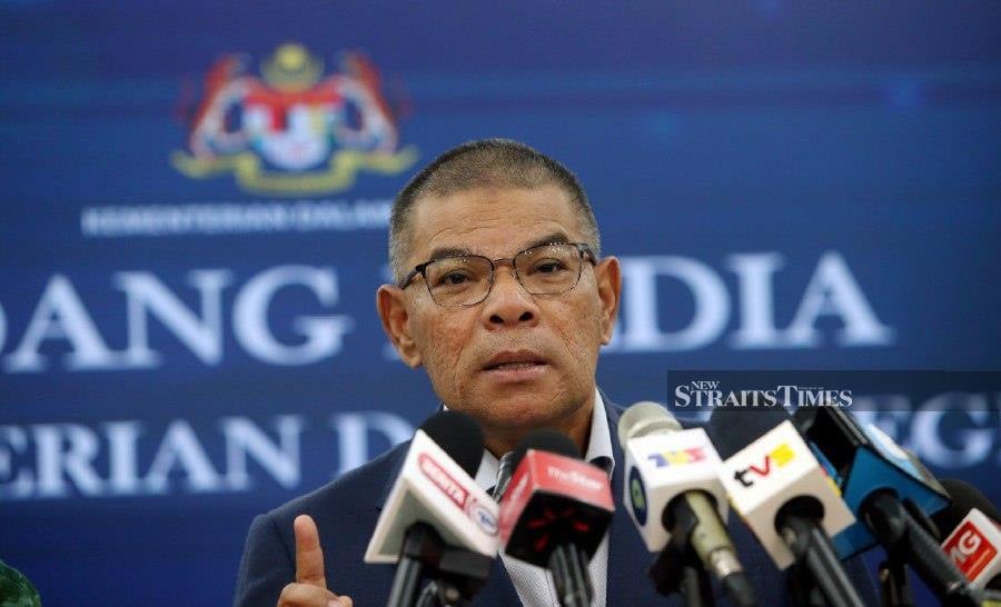 Datuk Seri Saifuddin Nasution Ismail says that proficiency in the national language remained a requirement for anyone applying for Malaysian citizenship as provided in the Federal Constitution. - NSTP pic