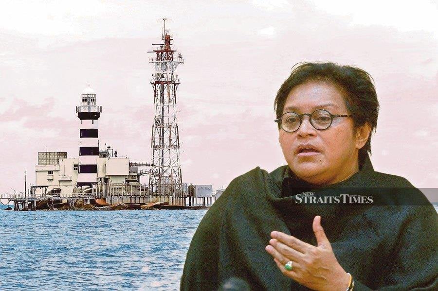Azalina revealed in the Dewan Negara today that the former prime minister had failed to appear before a special task force investigating Malaysia’s loss of Pedra Branca in the international court appeal process. NSTP FILE PIC 