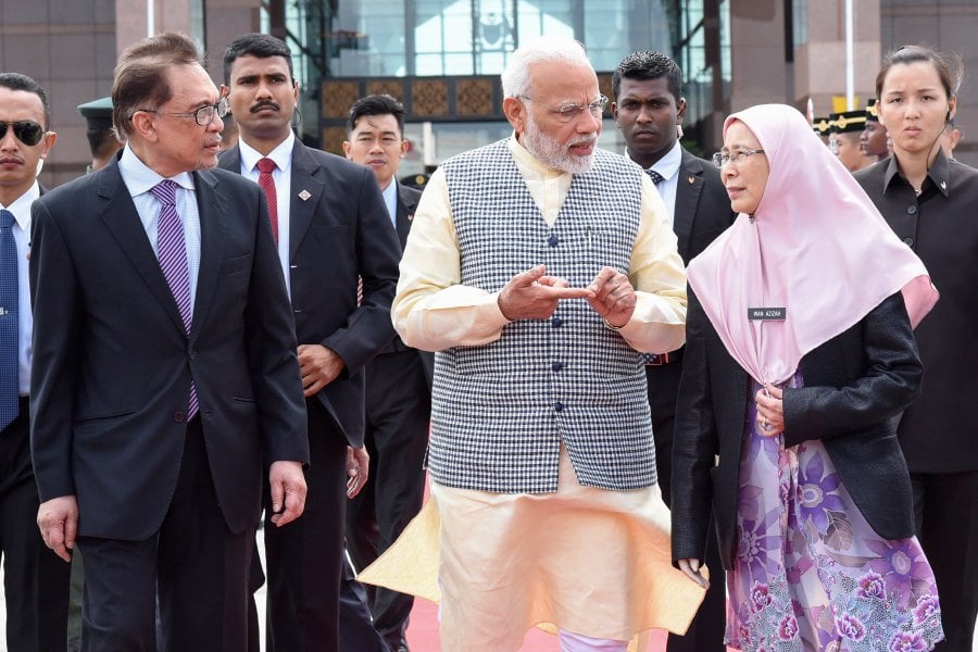 DPM, Anwar call on Indian PM Modi before he leaves for Singapore | New ...