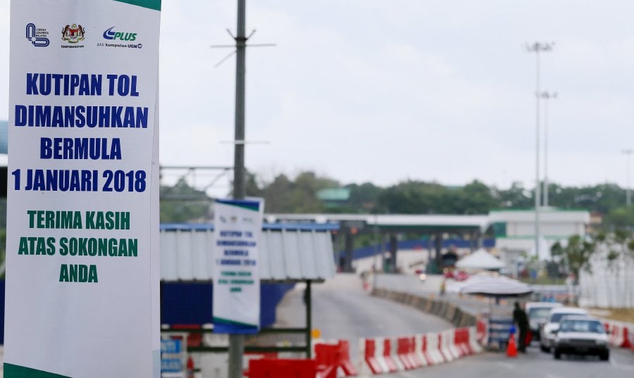 A boon for locals as Bukit Kayu Hitam  becomes toll free 