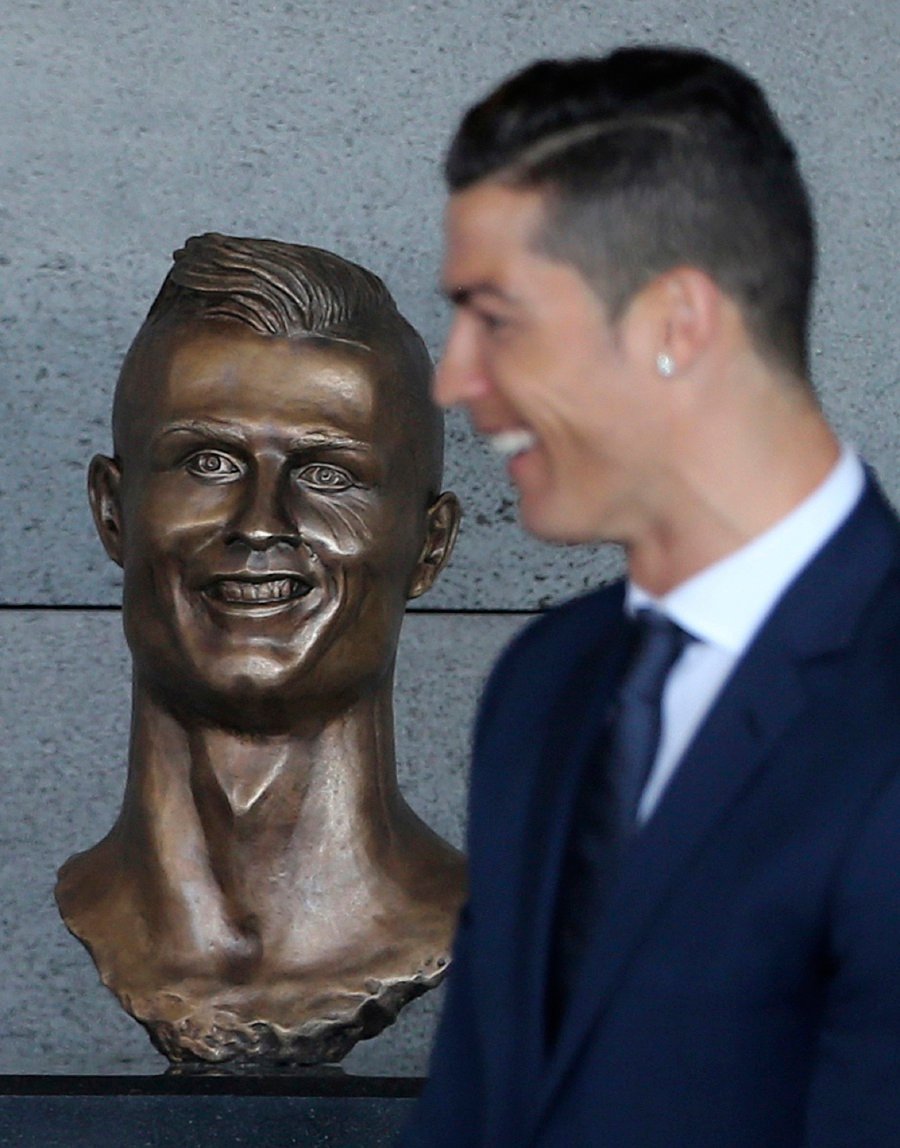 'Hideous' Cristiano Ronaldo statue sparks social media ...