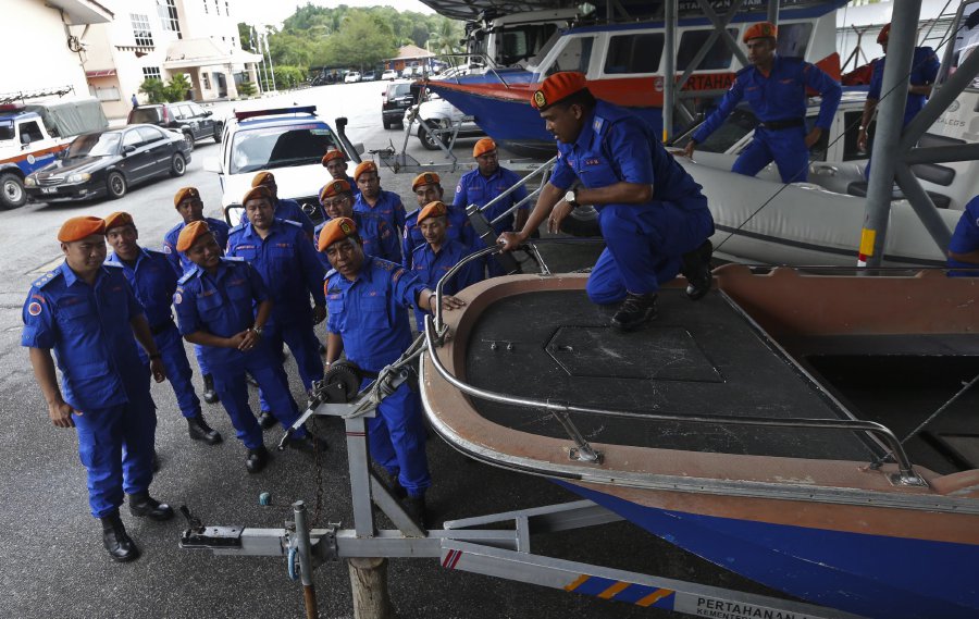 Malaysia Civil Defence Force / MALAYSIA CIVIL DEFENCE FORCE