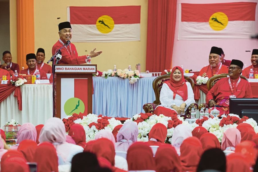 MARAN: Barisan Nasional (BN) chairman Datuk Seri Dr Ahmad Zahid Hamidi said that the coalition will use its own logo when contesting the 16th General Election (GE-16). — BERNAMA