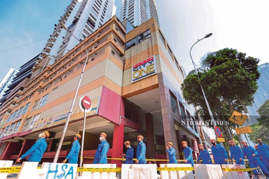 One condominium city menara Malaysians Must