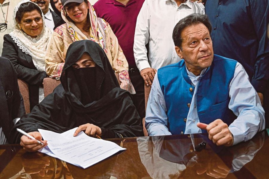  Bushra Bibi and Imran Khan