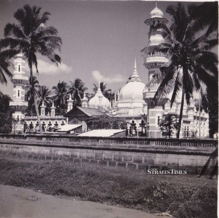 Masjid Jamek served as the main mosque in Kuala Lumpur until 1965.