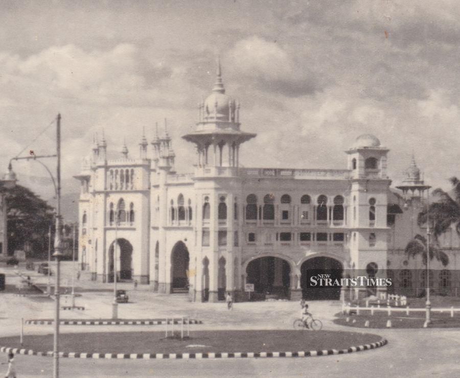  The Kuala Lumpur Railway Station was once dubbed by many as the Taj Mahal of the train world.