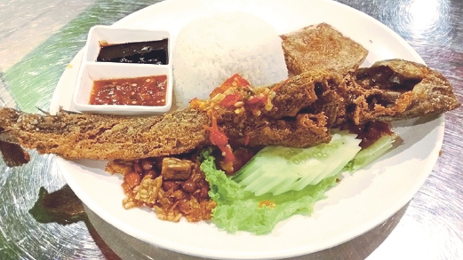 ayam: ayam penyet surabaya sri gombak