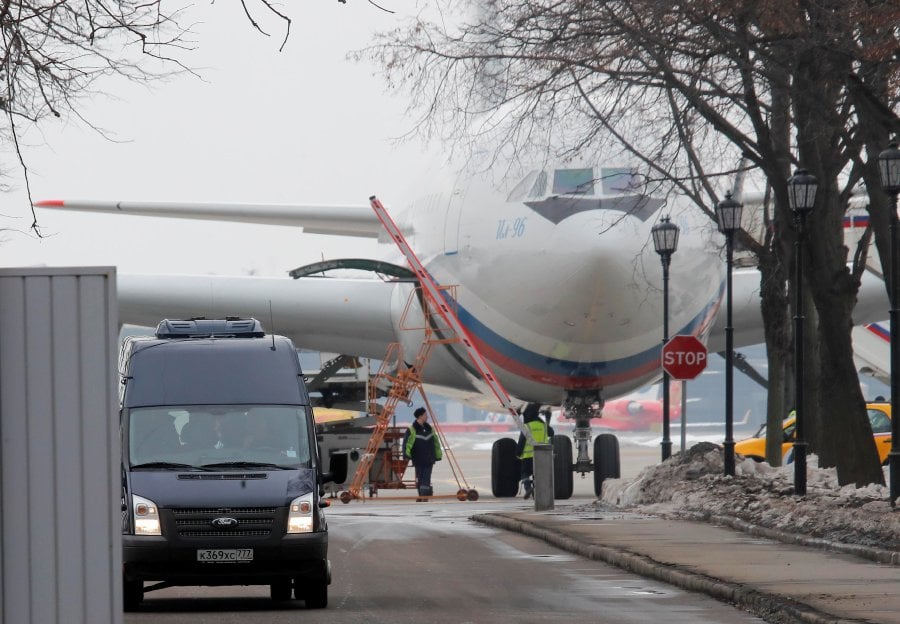 Plane Carrying Russian Diplomats Expelled From US Lands In Moscow | New ...