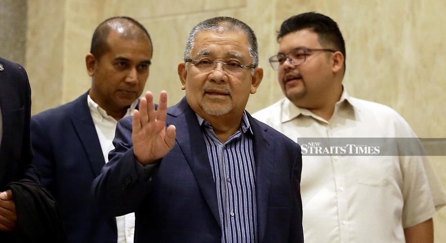 PUTRAJAYA: The Court of Appeal today (March 6) acquitted and discharged Tan Sri Mohd Isa Abdul Samad of nine corruption charges involving RM3 million over Felda Investment Corp’s acquisition of Merdeka Palace Hotel & Suites (MPHS) in Kuching, Sarawak. — NSTP/MOHD FADLI HAMZAH