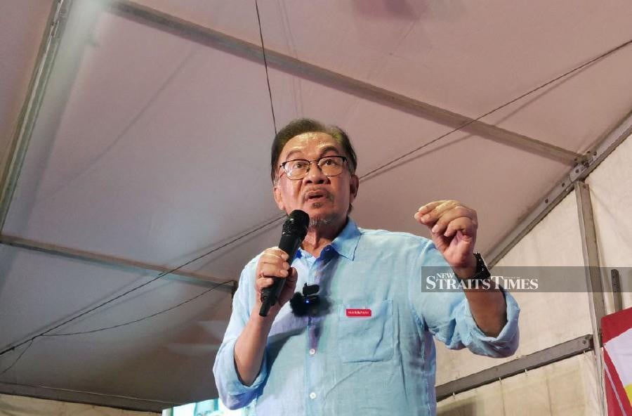 Pakatan Harapan (PN) chairman Datuk Seri Anwar Ibrahim today launched his new book titled “Developing a Madani Nation: Vision and Framework for Reformation Policy”. -NSTP file pic