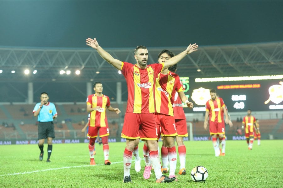 Segovia hits hat-trick as Selangor win big  New Straits 