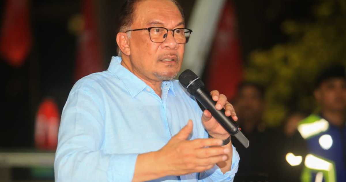 Anwar Reiterated Vow To End Hardcore Poverty This Year | New Straits Times