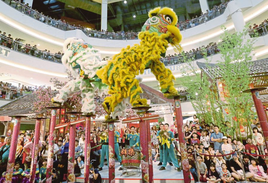 Things You Didn T Know About The Malaysian Lion Dance Going Places By Malaysia Airlines