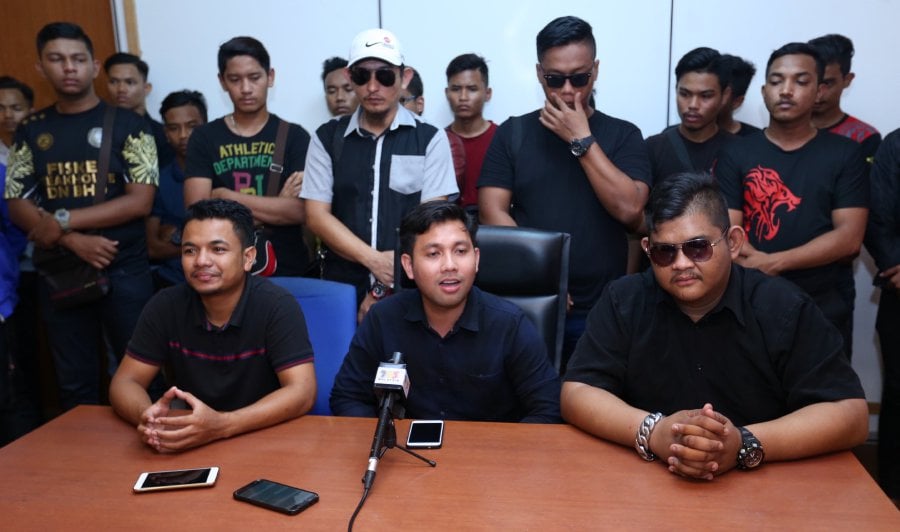 PPBM Youth Exco, Muhd Syazwan Ahmad, said they submitted the memorandum on February 22 urging RoS to clarify on their complaints regarding the existence of the party’s Youth wing and the PPBM’s annual general meeting. (NSTP/MOHAMAD SHAHRIL BADRI SAALI)