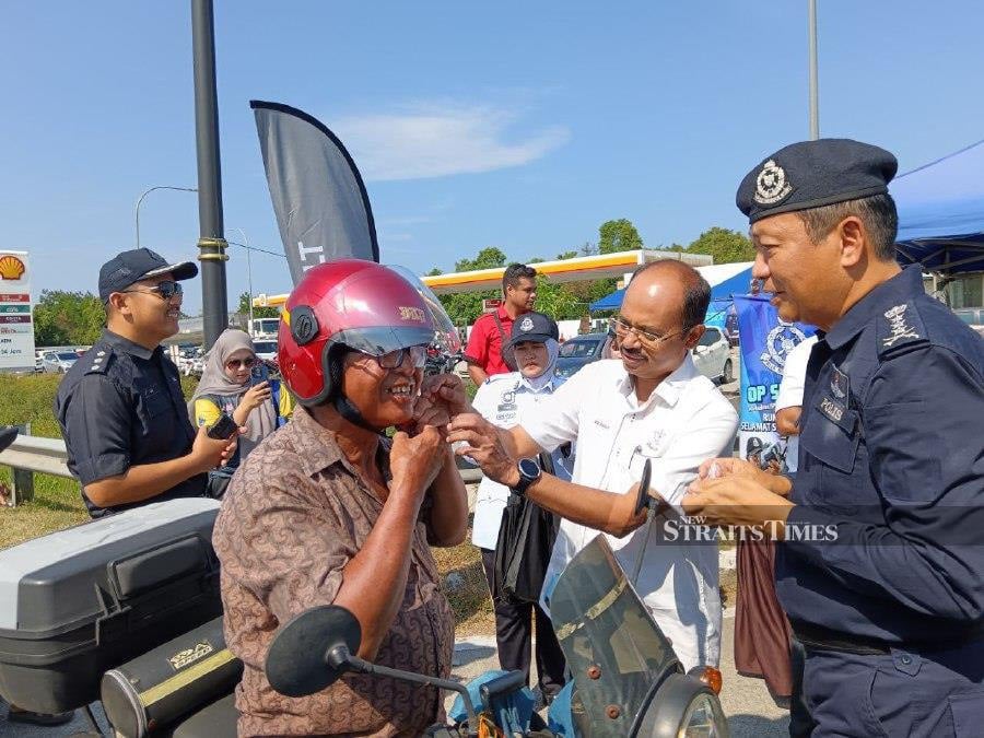 State Public Works, Transport and Health Committee chairman Razali Kassim said the “balik kampung” exodus was expected to see an increase in vehicles compared with about two million vehicles that entered the state last year. NSTP/ASROL AWANG