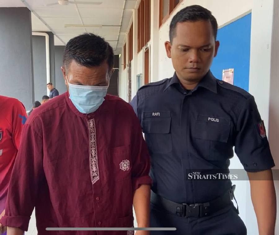 Senior citizen Jamaluddin Yusof was jailed a month for stealing 10 sardine tins, four bottles of mouthwash and two bottles of Nescafe from a convenience store in Batu Pahat. NSTP/ALIAS ABD RANI