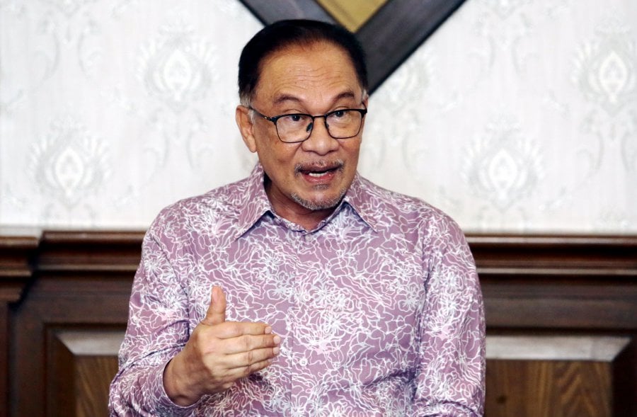 Prime Minister Datuk Seri Anwar Ibrahim today denied reports that the government was mulling a casino licence to revive Forest City in Johor. 