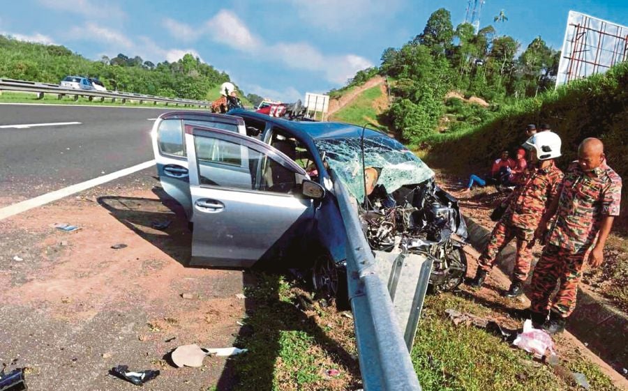 Four killed in gruesome crash on East Coast Expressway | New Straits ...