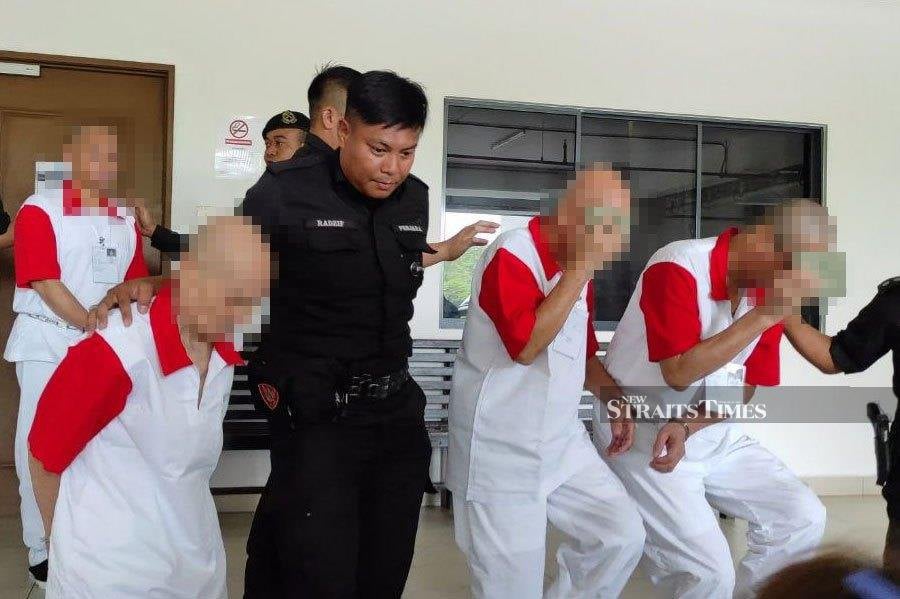 Five prisoners on death row in Sabah saw their capital punishment substituted to imprisonment by the Federal Court today. The death sentence on another death row prisoner which involved a horrifying incident where a Primary Four pupil was brutally raped and murdered, however, was maintained. NSTP/Ersie Anjumin