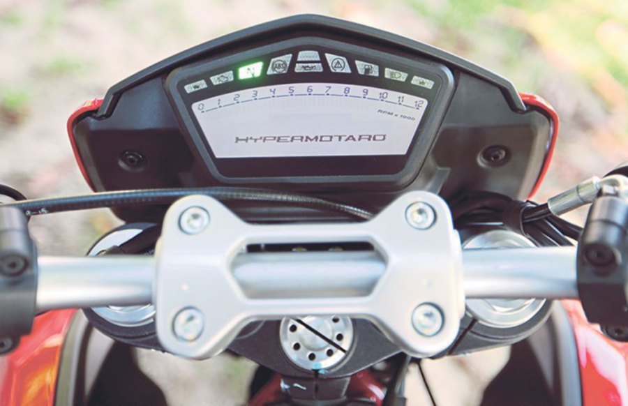 A view of the digital meter on the Hypermotard.