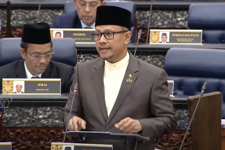 Abdul Latiff Abdul Rahman (Pas-Kuala Krai) alleged that the opposition has never been given a single cent after a year and four months under the PH-BN government, despite being duly elected by the people. BERNAMA FILE PIC