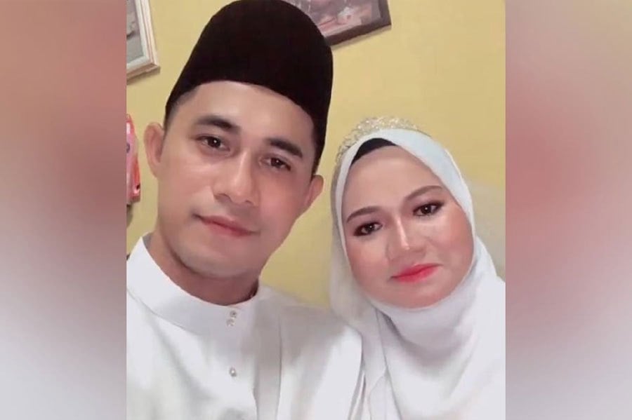 An 18-year age difference did not hinder Zalwayuazni Shapie, 44, and Mohd Mustaqim Che Hassan, 26, from tying the knot. COURTESY PIC