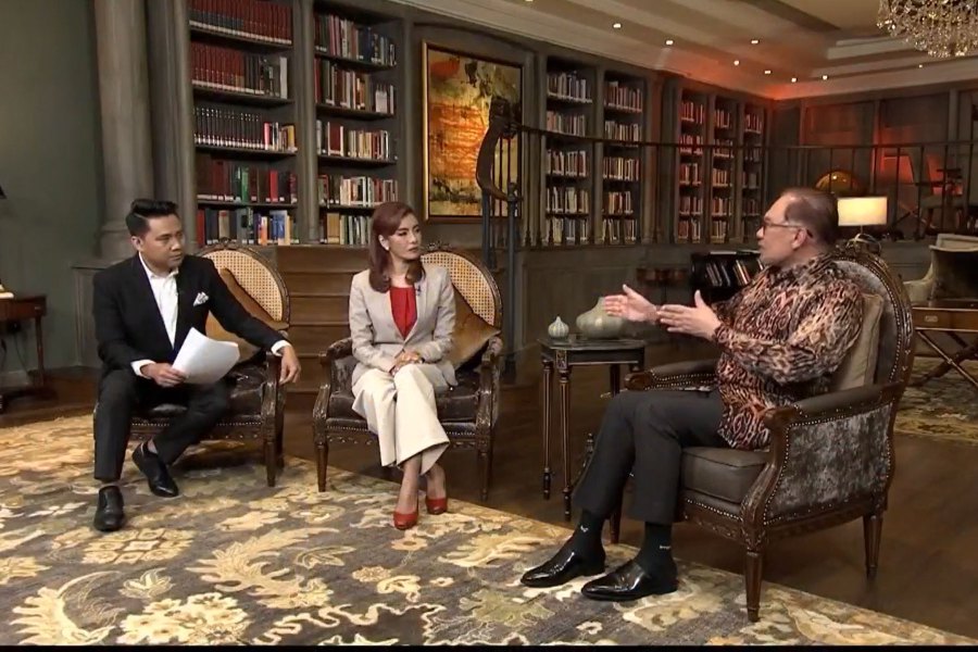 Prime Minister Datuk Seri Anwar Ibrahim was proud of the fact that the unity government was never implicated with any corrupt practices in the past year that it was in power. PIC SCREEN CAPTURED FROM TV3