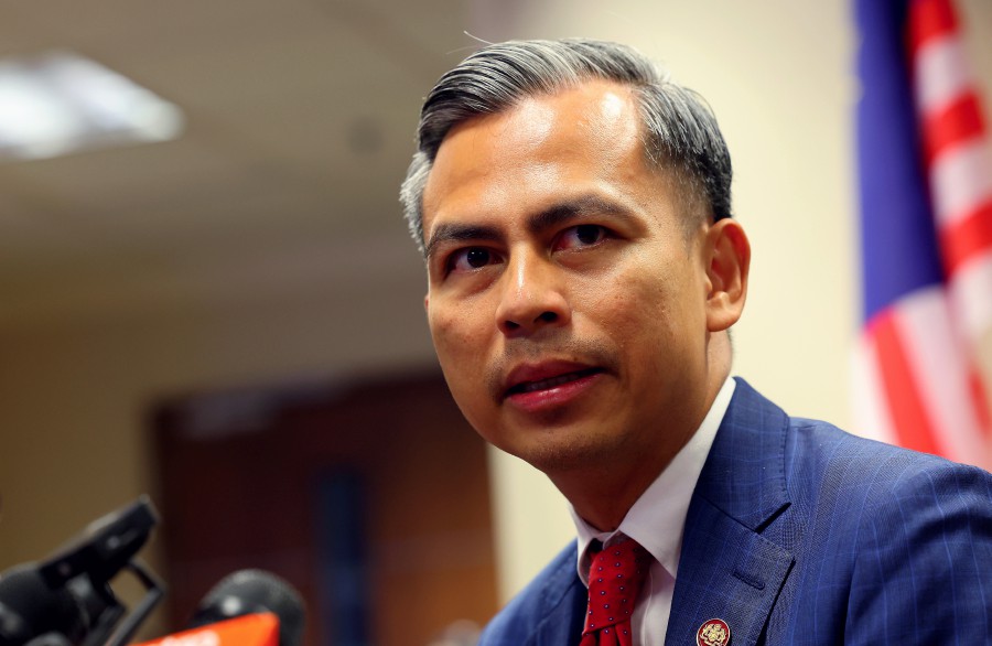 Minister Fahmi Fadzil said the cooperation through the Malaysian Communications and Multimedia Commission (MCMC) was aimed to swiftly curb and combat the dissemination of negative content that could disrupt the country’s harmony. -BERNAMA PIC