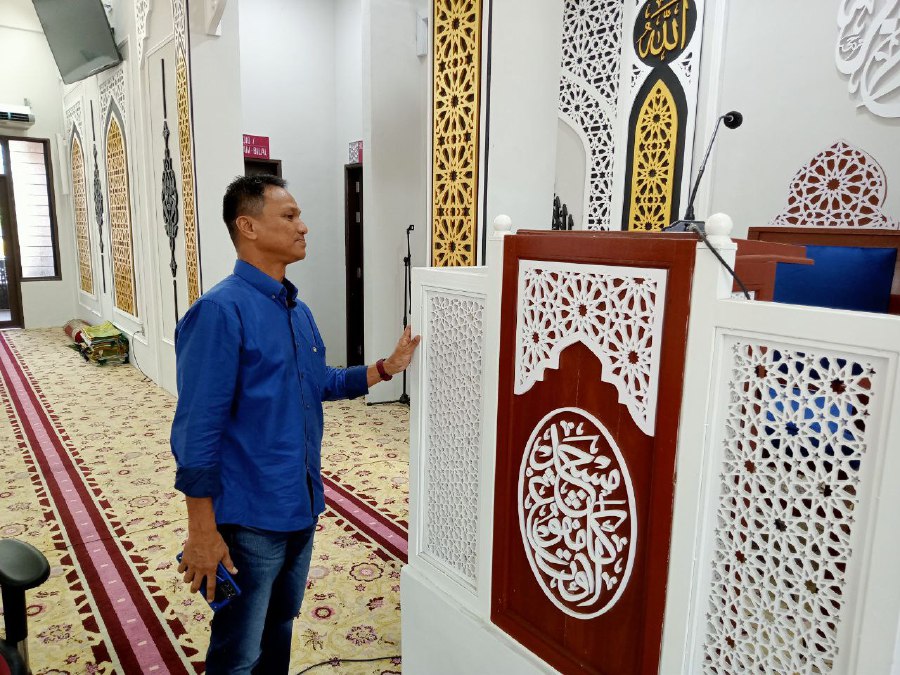 Baharun, who is in his 40s and is the son of the late Datuk Mohd Rahim Abdullah, expressed gratitude after the dreams of his late father for the construction of a mosque was realised despite facing challenges including construction postponement in 2019. — PIC BY BAHAROM BAKAR