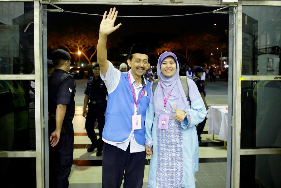  The Sungai Kandis state seat remains with PKR after its candidate Mohd Zawawi Ahmad Mughni secured 15,427 votes in the by-election held today.