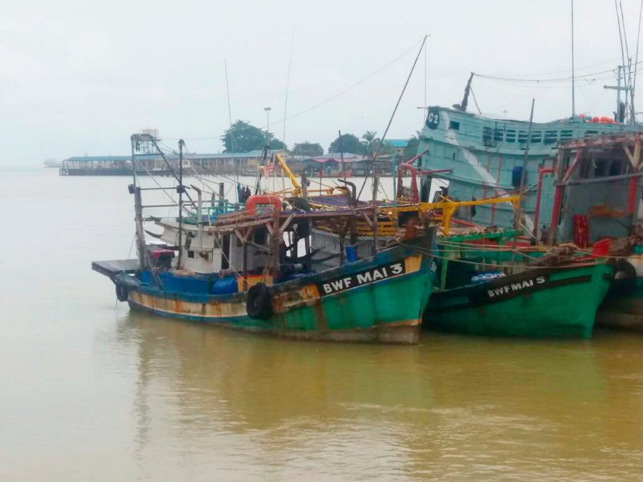 Vietnamese fishing trawler detained for encroaching into Malaysian ...