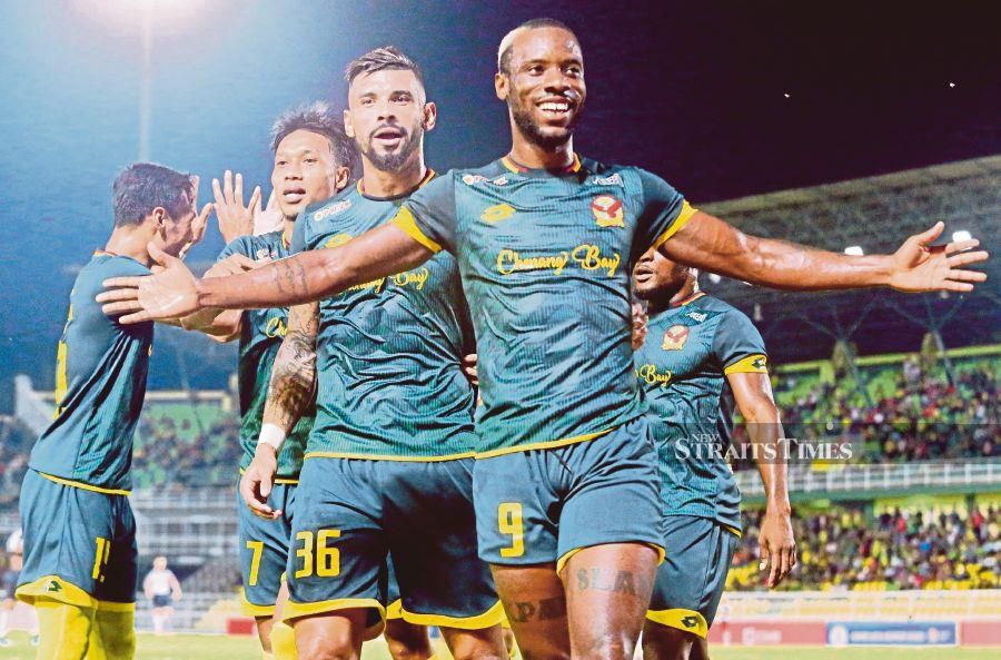 Kpah Sherman (front) and Kipre Tchetche (not in picture) are Kedah’s leading scorers with three goals each. PIC BY AMRAN HAMID
