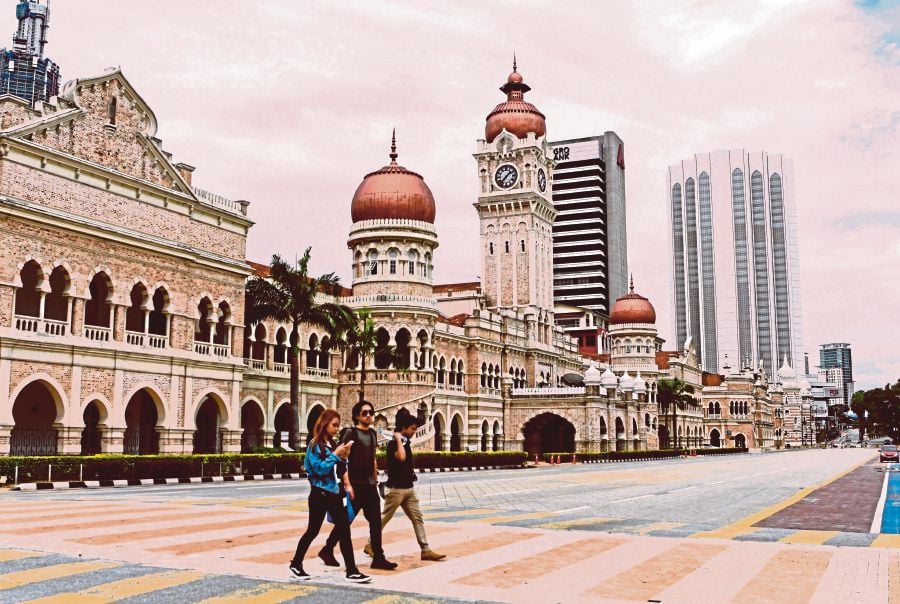 Can Malaysia be a trailblazer in democratic practices? In a pragmatic world, citizens’ forums could co-exist with elected councils as long as citizens are empowered to express views and make decisions. - BERNAMA Pic