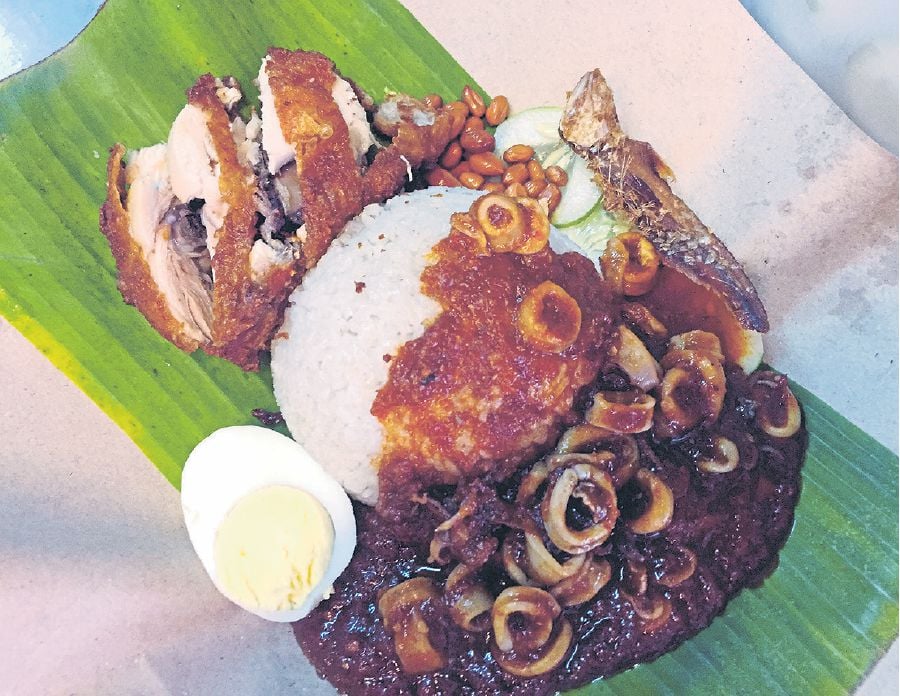 Nasi lemak with a twist attracts large crowds  New 