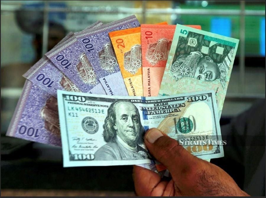 The ringgit continued its uptrend from last Friday’s closing to open higher today amid the weakening greenback and lower US Treasury yields, analysts said. NSTP FILE PIC
