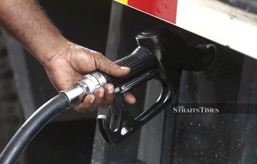 The fuel subsidy rationalisation policy must be implemented and there must be no U-turn because of pressure from vested interests and political groups, says the Consumers’ Association of Penang (CAP). - NSTP pic