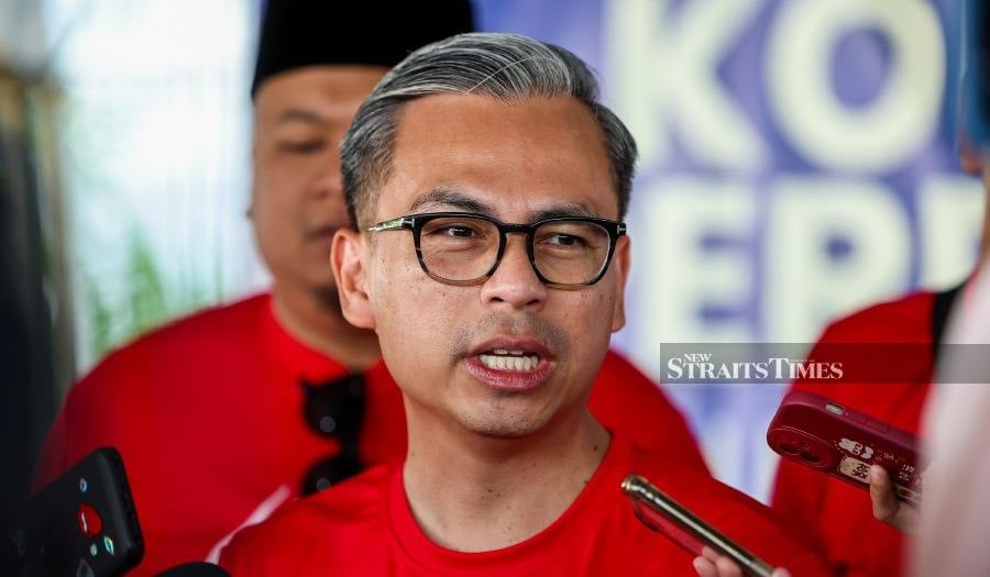 Communications Minister Fahmi Fadzil said he will look into concerns brought by former housing and local government minister Datuk Zuraida Kamaruddin on the 200 “online ambassadors” under the Housing and Local Government Ministry (KPKT). Bernama pic