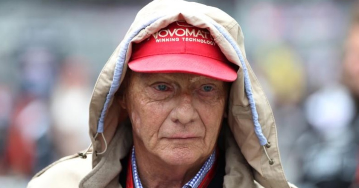 Niki Lauda back in hospital with flu, five months after lung