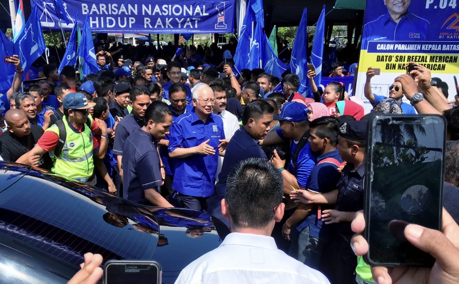“Just look at today’s event. Look at the crowd who came. They are all local people. We do not need to ferry outsiders by the busloads just to attend our event” said Datuk Seri Najib Razak. Pix by Danial Saad