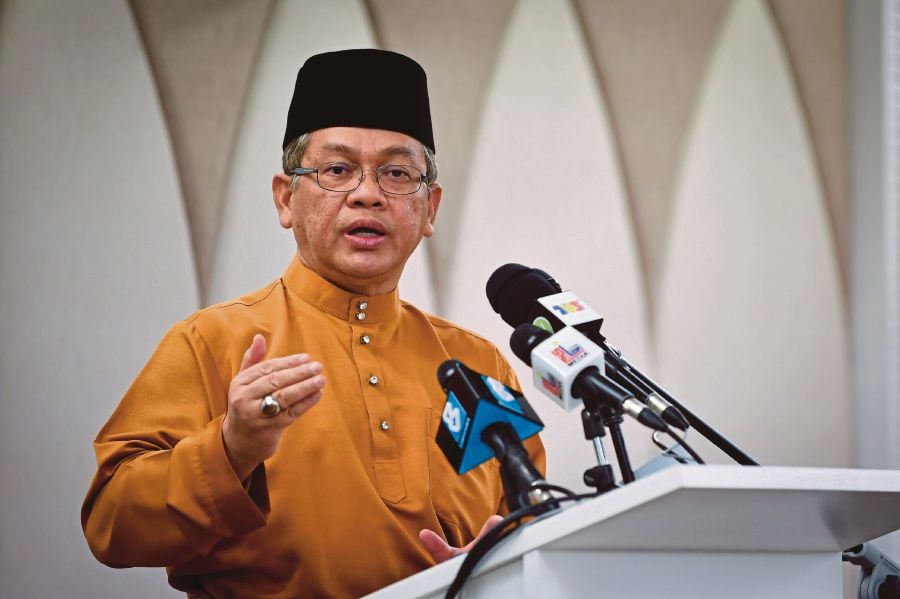 FILE: Minister in the Prime Minister’s Department (Religious Affairs) Datuk Dr Mohd Na’im Mokhtar said that Muslim scholars, leaders and scientists need to work together to achieve the goal of ummah unity and resolve any conflicts that occur in society. — BERNAMA FILE PIC