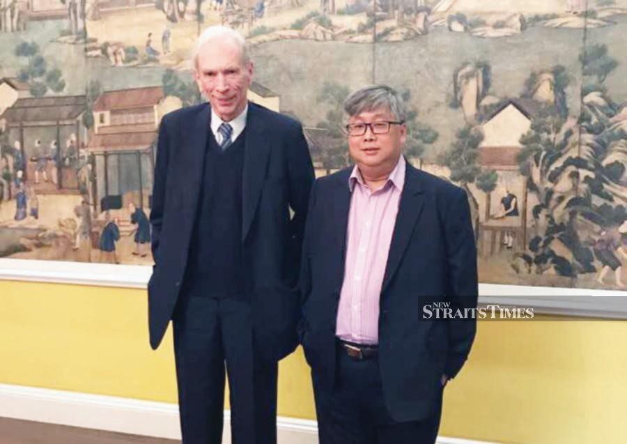 Former UBS fund manager Gerald Leong (right) and Lord David Douglas-Home at the headquarters of Coutts & Co in London in 2019. - Pic courtesy of Gerald Leong