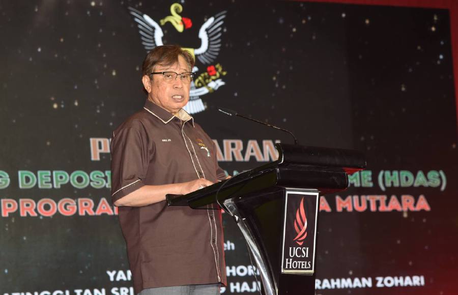 Sarawak Chief Minister Tan Sri Abang Johari Openg launches the Housing Deposit Assistance Scheme (HDAS) in Kuching today. -Pic courtesy of UKAS
