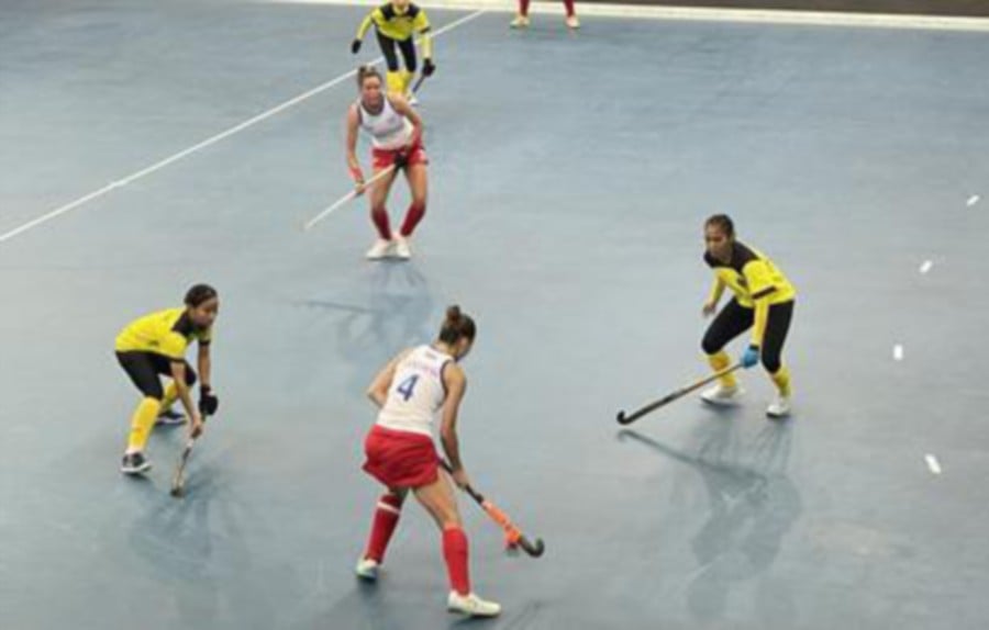 The national women’s hockey team did fare well on the opening day of the Tuanku Zara Cup Women’s International Indoor Tournament when they lost their first two matches today (November 7). PIC COURTESY OF MHC