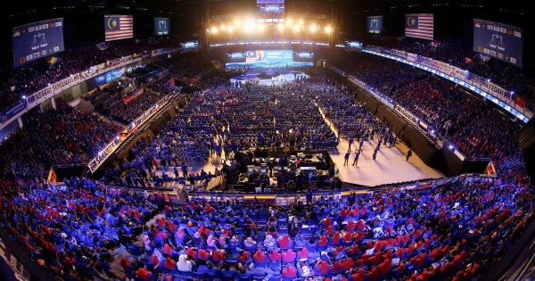 Bukit Jalil Axiata Arena turned into a sea of blue | New ...