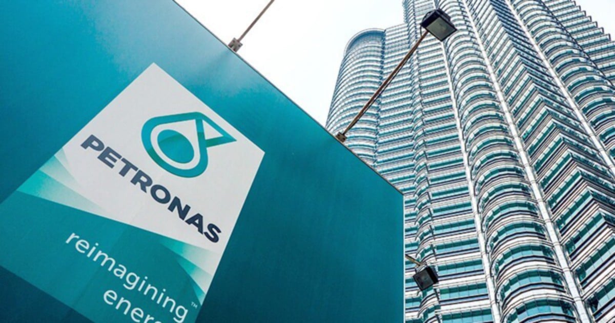 Petronas Carigali Discovers Oil And Gas In Block Sk Off Sarawak